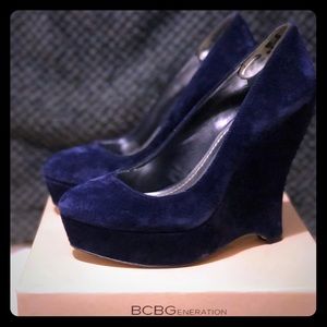 BCBG blue suede wedges size 5.5